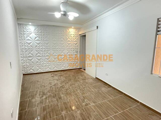 Casa para Venda em São José dos Campos - 4