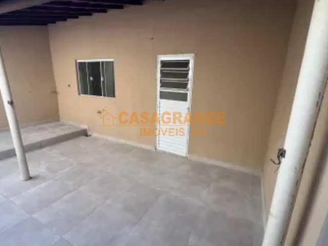 Casa para Venda em São José dos Campos - 4