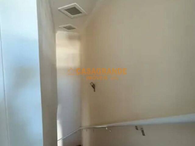 Casa para Venda em São José dos Campos - 5