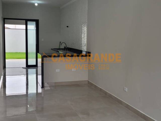 Casa para Venda em São José dos Campos - 5