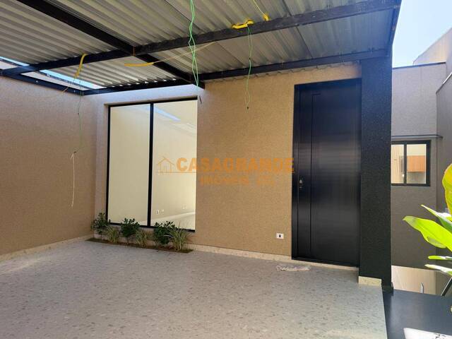 Casa para Venda em São José dos Campos - 4