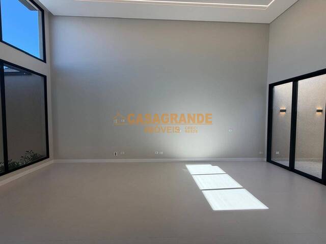Casa para Venda em São José dos Campos - 5