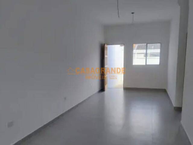 Casa para Venda em São José dos Campos - 5