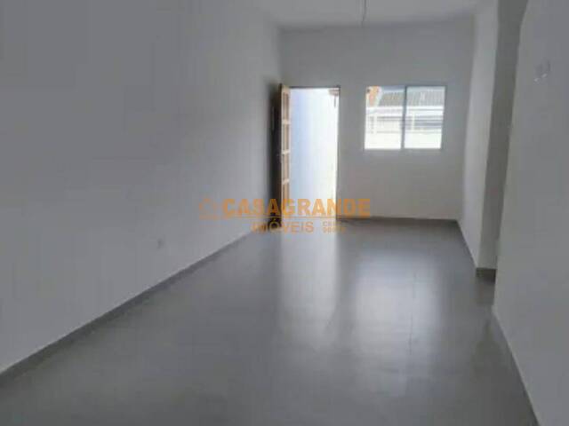 Casa para Venda em São José dos Campos - 4