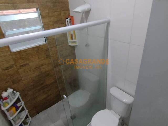 Casa para Venda em São José dos Campos - 5