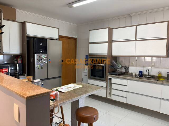 Apartamento para Venda em São José dos Campos - 4
