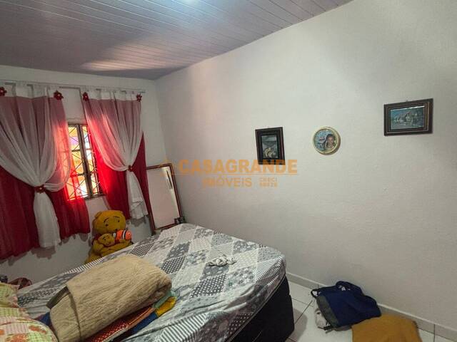 Bangalô para Venda em São José dos Campos - 5