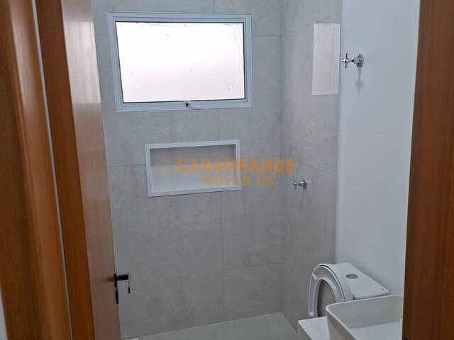 Casa para Venda em São José dos Campos - 5