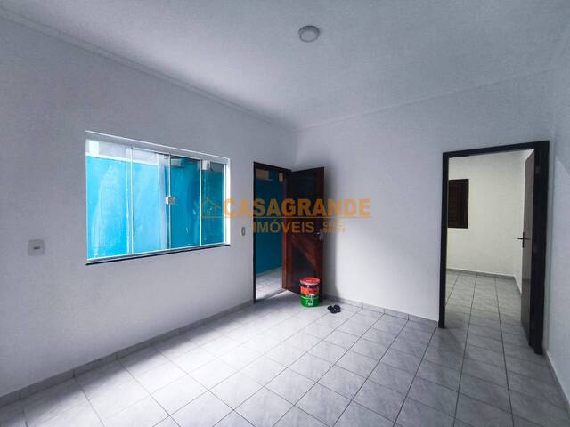 Casa para Venda em São José dos Campos - 4
