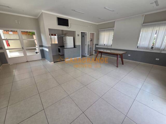 Casa para Venda em São José dos Campos - 4