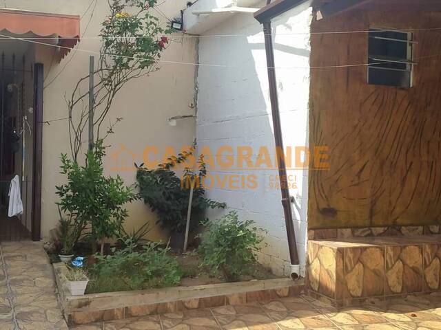 Casa para Venda em São José dos Campos - 4