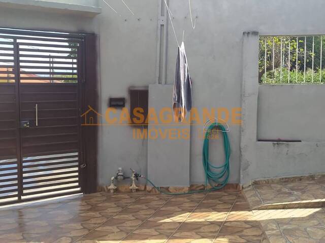 Casa para Venda em São José dos Campos - 5