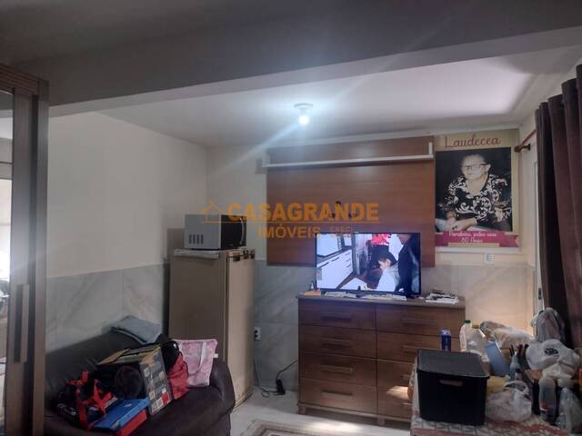 Casa para Venda em São José dos Campos - 4