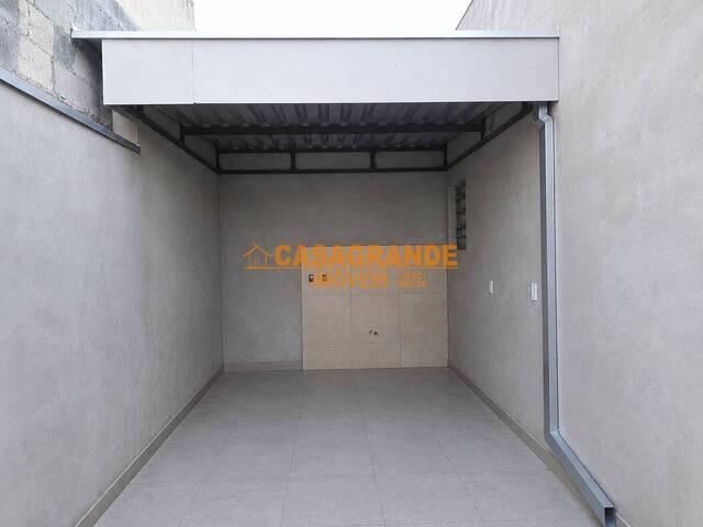 Casa para Venda em São José dos Campos - 3