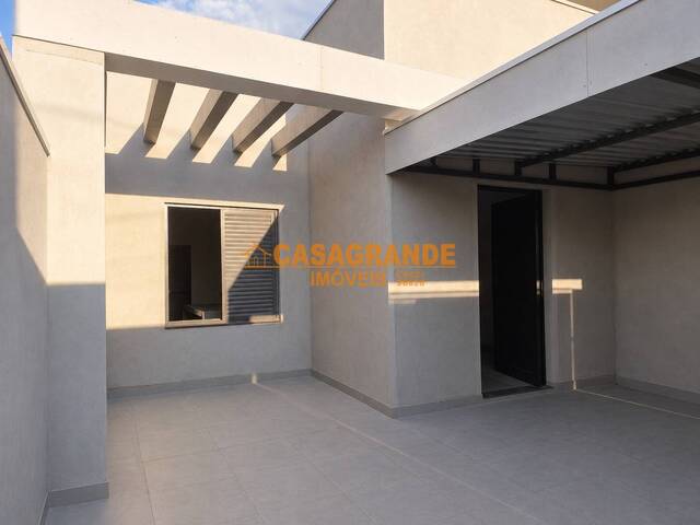 Casa para Venda em São José dos Campos - 2