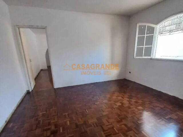 Casa para Venda em São José dos Campos - 4