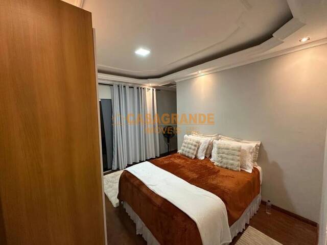 Casa para Venda em São José dos Campos - 5