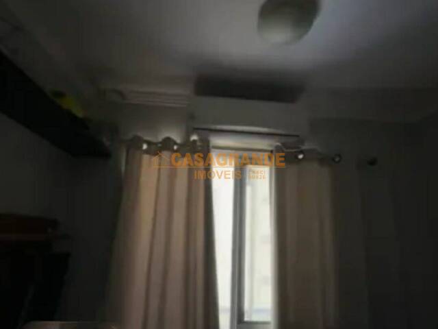 Apartamento para Venda em São José dos Campos - 4