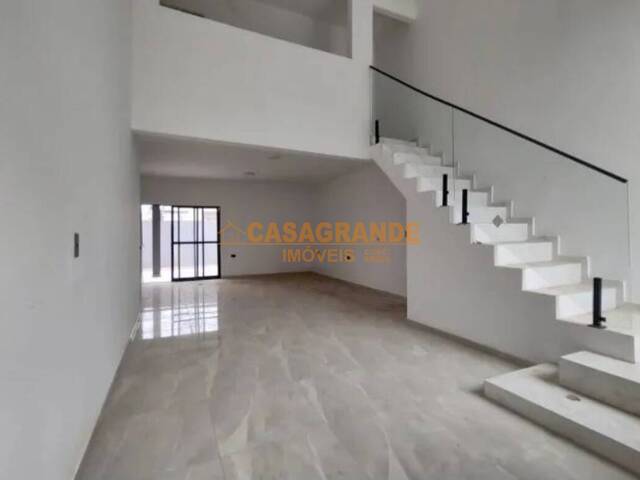 Casa para Venda em São José dos Campos - 5