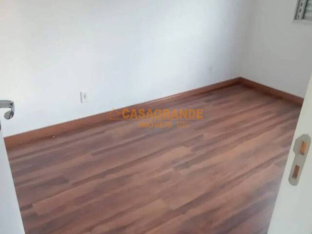 Casa para Venda em São José dos Campos - 4