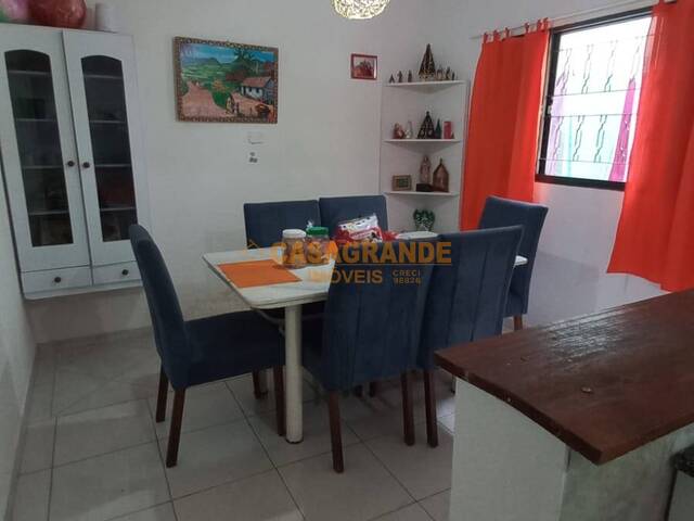 Casa para Venda em São José dos Campos - 5