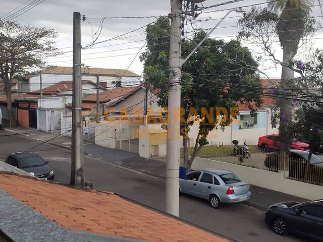 Casa para Venda em São José dos Campos - 4