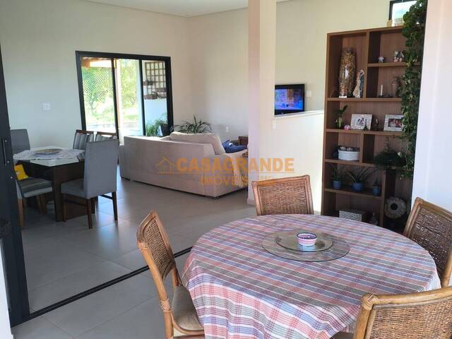 Casa para Venda em São José dos Campos - 5