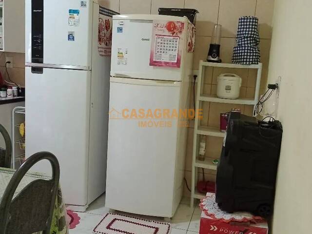 Casa para Venda em São José dos Campos - 4
