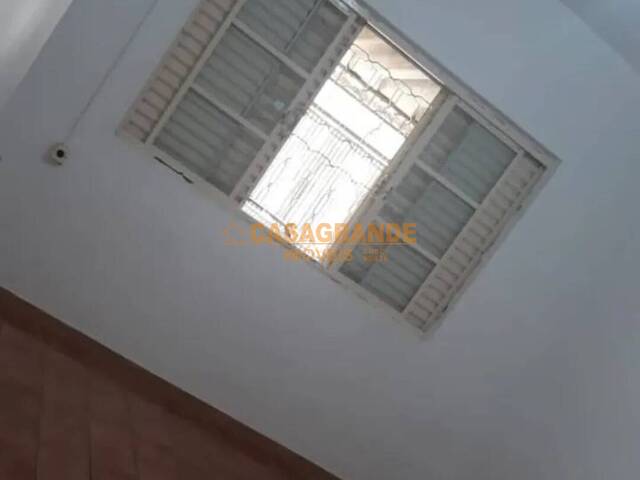 Casa para Venda em São José dos Campos - 4