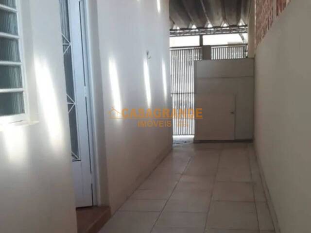 Casa para Venda em São José dos Campos - 5