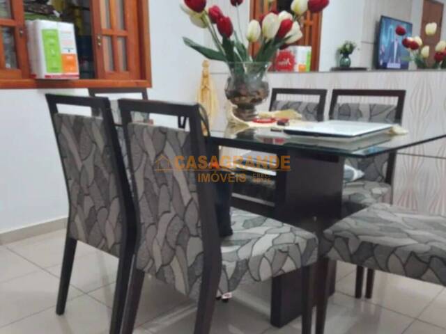 Casa para Venda em São José dos Campos - 5