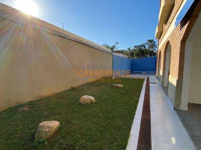 Casa para Venda em São José dos Campos - 4