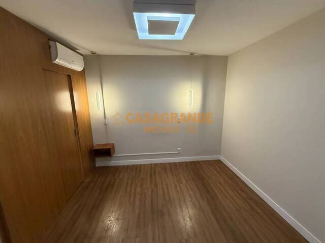 Apartamento para Venda em São José dos Campos - 4