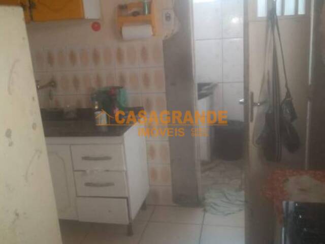 Casa para Venda em São José dos Campos - 3