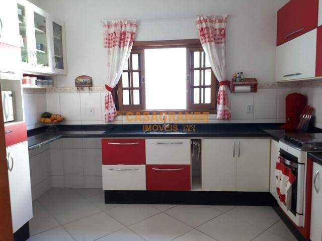 Casa para Venda em São José dos Campos - 2
