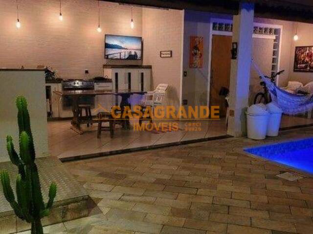 Casa para Venda em São José dos Campos - 5