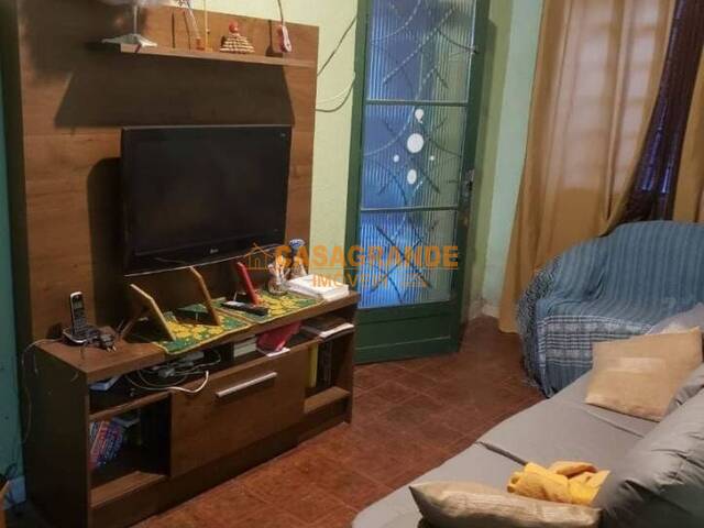 Casa para Venda em São José dos Campos - 4
