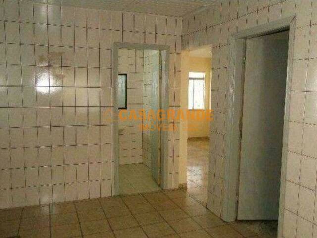 Casa para Venda em São José dos Campos - 4