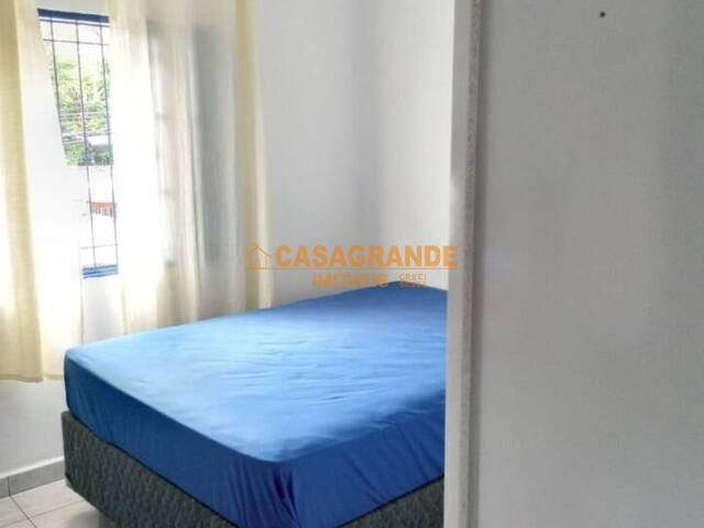 Casa para Venda em São José dos Campos - 3