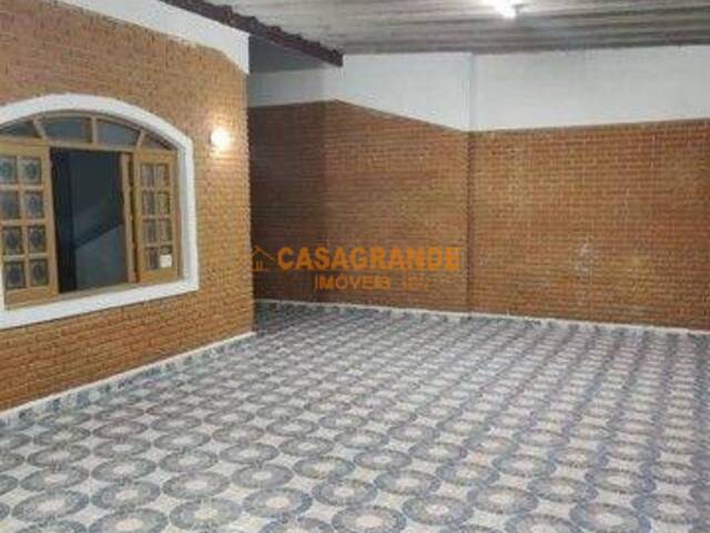 Casa para Venda em São José dos Campos - 2