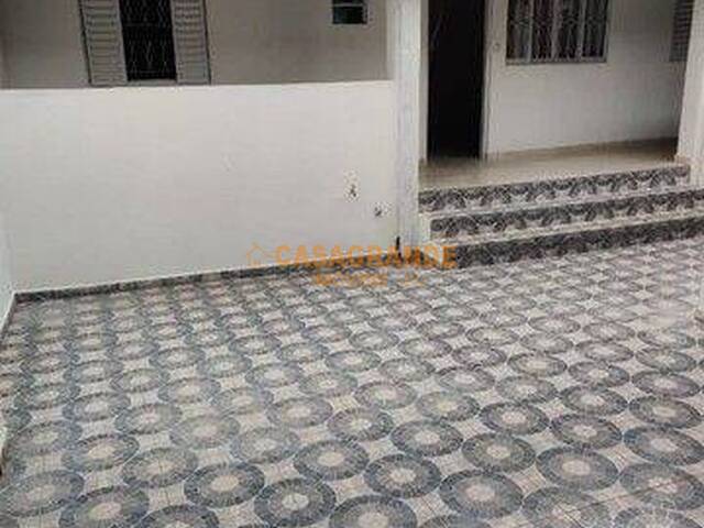 Casa para Venda em São José dos Campos - 3