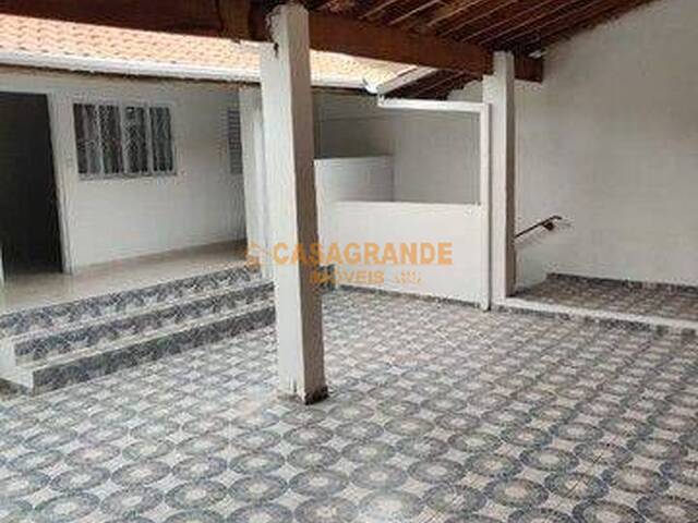 Casa para Venda em São José dos Campos - 4