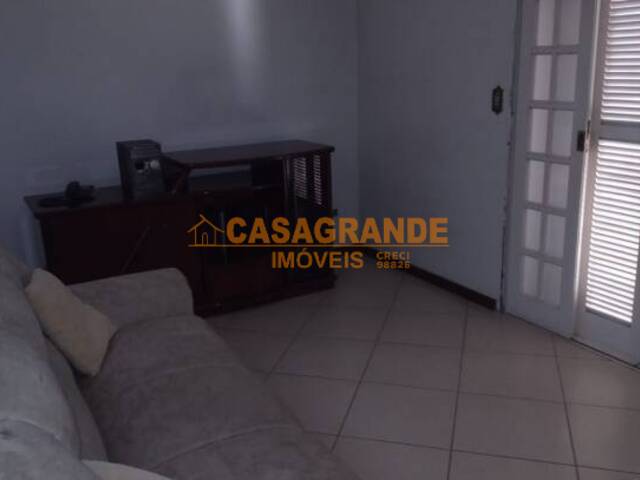 Casa para Venda em São José dos Campos - 5