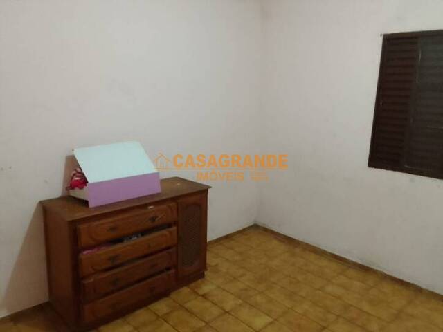 Casa para Venda em São José dos Campos - 5