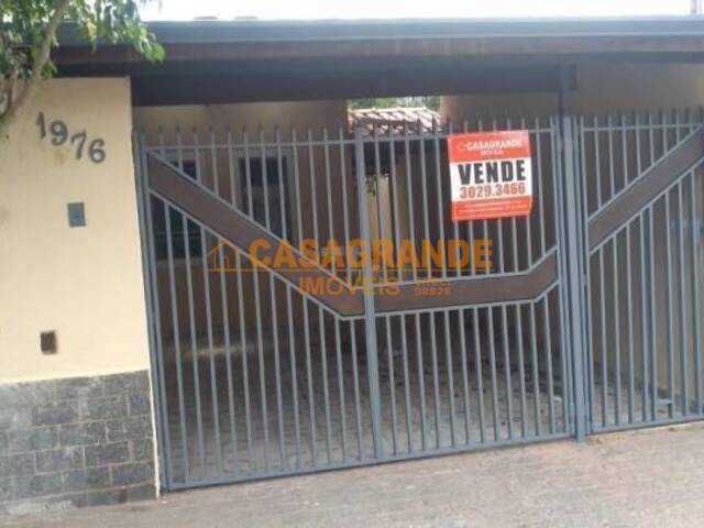 Casa para Venda em São José dos Campos - 3